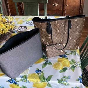 Coach Bee Tote Bundle inc small bee wristlet and large tote insert. Like new!